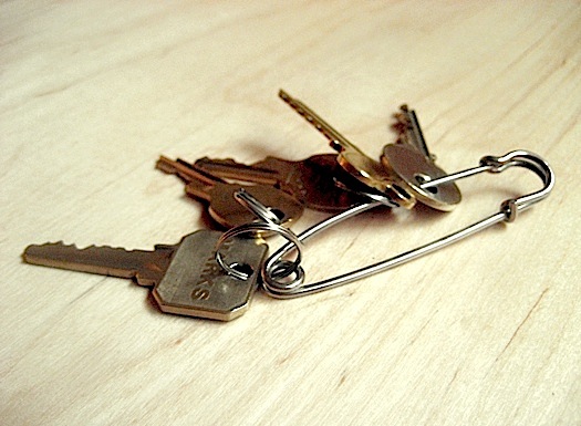 safety-pin-key-chain-11