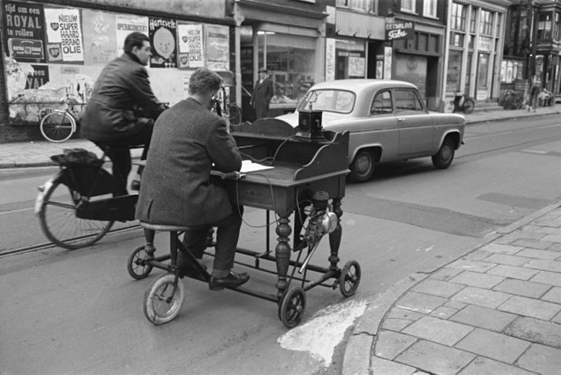 Mobile-Office-1961
