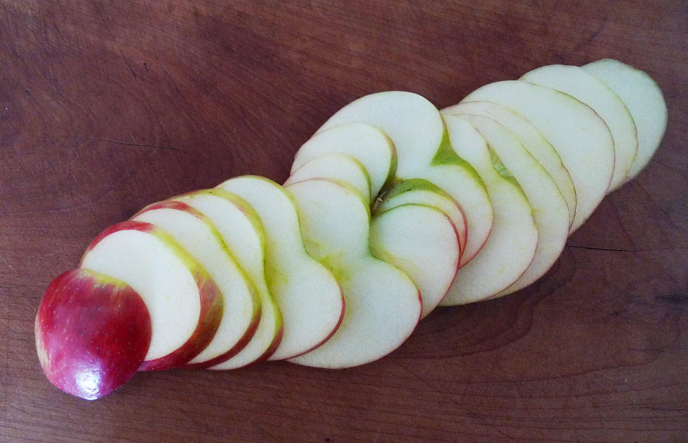 side sliced apple