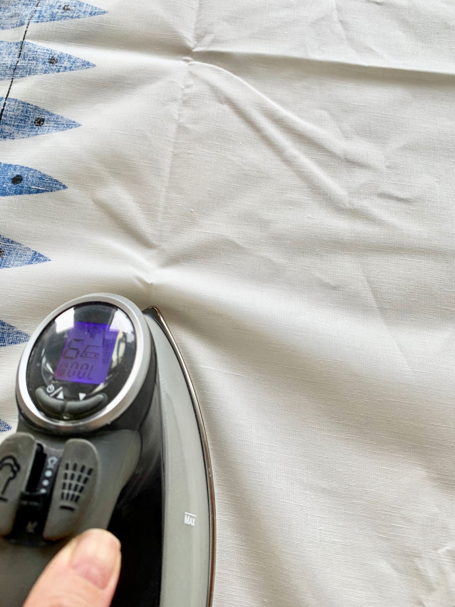 Oilcloth (Not PVC) Makes a Surprisingly Cool, WipeClean Tablecloth that Protects Your Wood